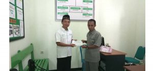 NU CARE-LAZISNU Kota Blitar Santuni Penderita Typus dan Radang Tenggorokan