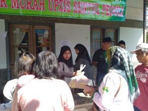 LAZISNU Sentul Layani Umat dengan Bazar Sembako Murah