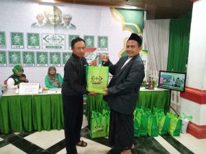 Berkat Kepedulian: Penerima Sembako dari NU Care LAZISNU Kota Blitar di Fesantren 2023
