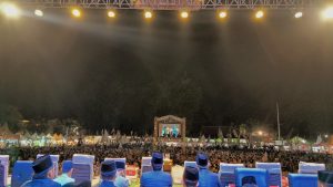 Menghadirkan Gus Iqdam, Ribuan Masyarakat Membanjiri Alon-alon Kota Blitar