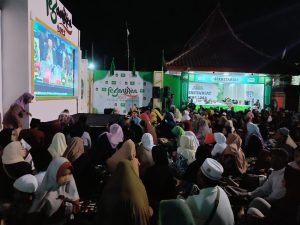 Lautan Sampah Menyelimuti Alun-Alun Kota Blitar Usai Pengajian Gus Iqdam