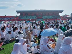 Video Puluhan Ribu Nahdliyin Padati Stadion Gelora Supriadi, Istighotsah Kubro Jadi Ikhtiar Spiritual untuk Keselamatan Bangsa